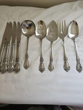 Oneida Silver-Color Ornate Serving Flatware Set